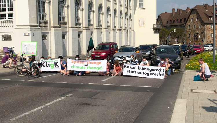 18-04-21_Strassenblockade